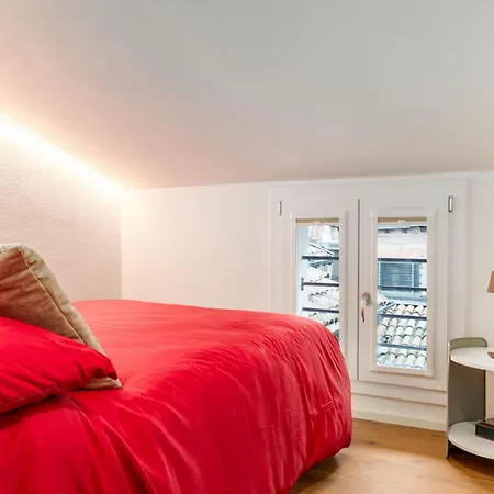 Guesthost - Comfy In Center Apartment Modena