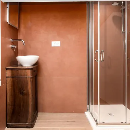 Apartment Guesthost - Comfy In Center Modena